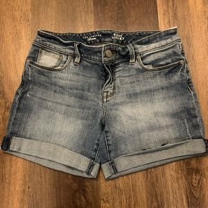 The Limited Jean Short, Easy Short- cuffed denim, stretch